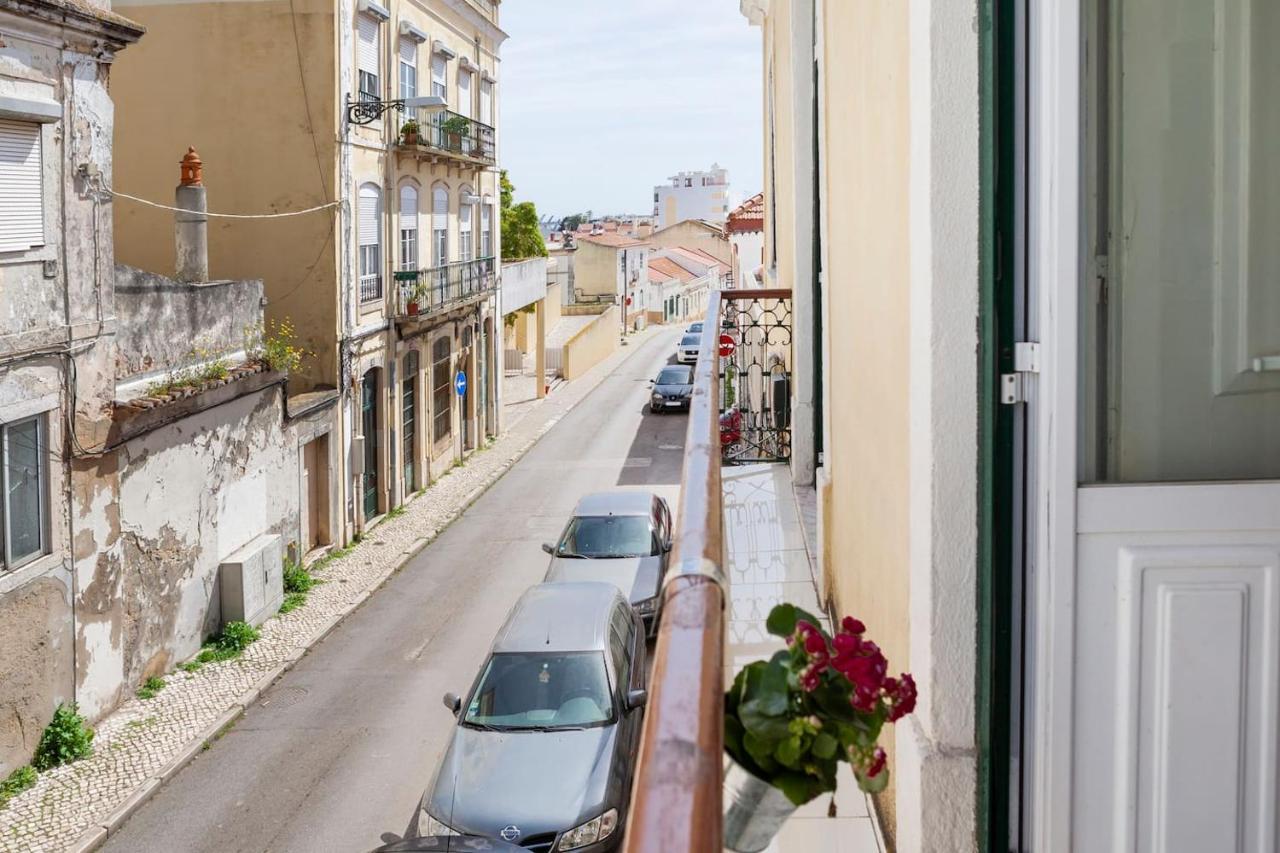 2 Bedroom Apartment For 4 People With Free Public Parking Lisboa Ngoại thất bức ảnh